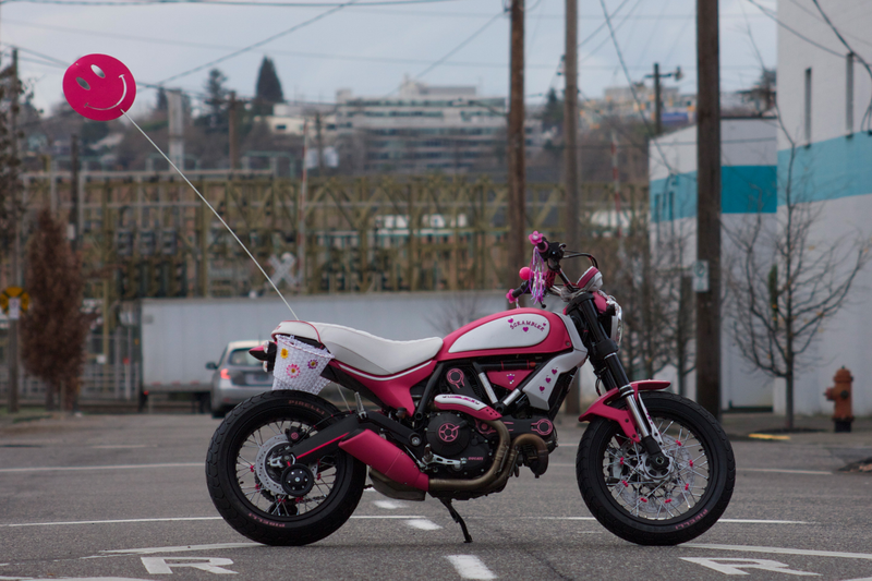 Illustration for article titled You've Never Seen A Custom Bike Like This Hello Kitty-Themed Scrambler